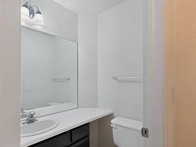 11422 W Parkhill Dr — Photo 18