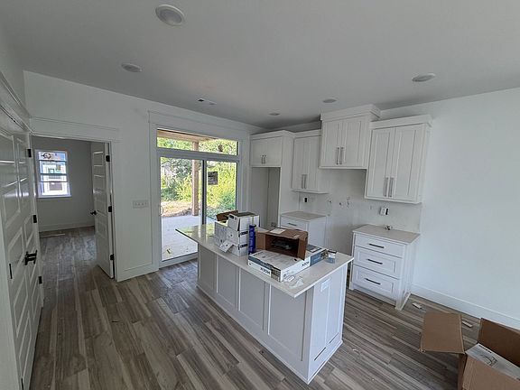 2nd image of 904 N Sang Ave Unit B