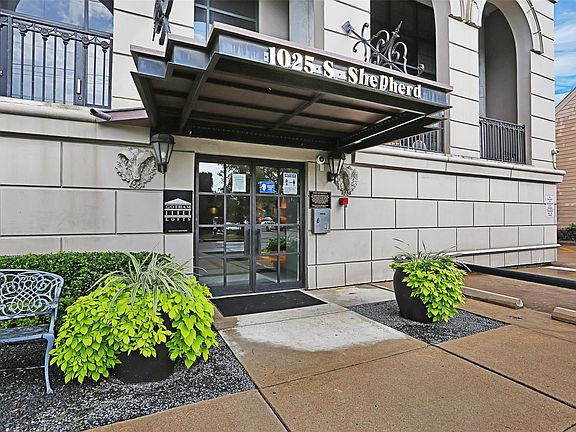 2nd image of 1025 S Shepherd Dr Unit 103