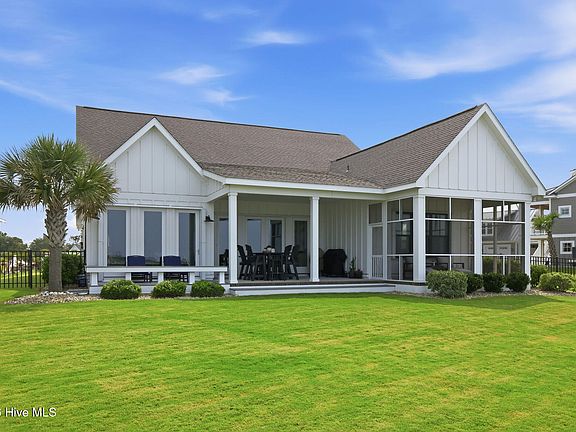 3rd image of 135 Gallants Point Road