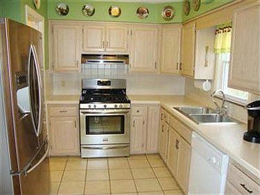 3rd image of 844 Deborah Dr