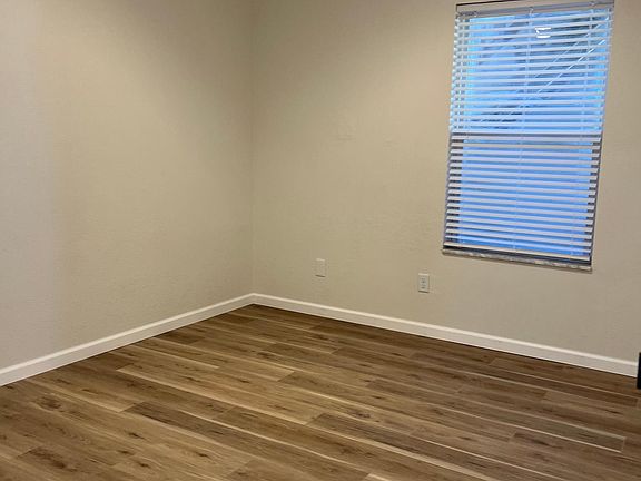 5th image of 5504 Valley View Dr APT 1