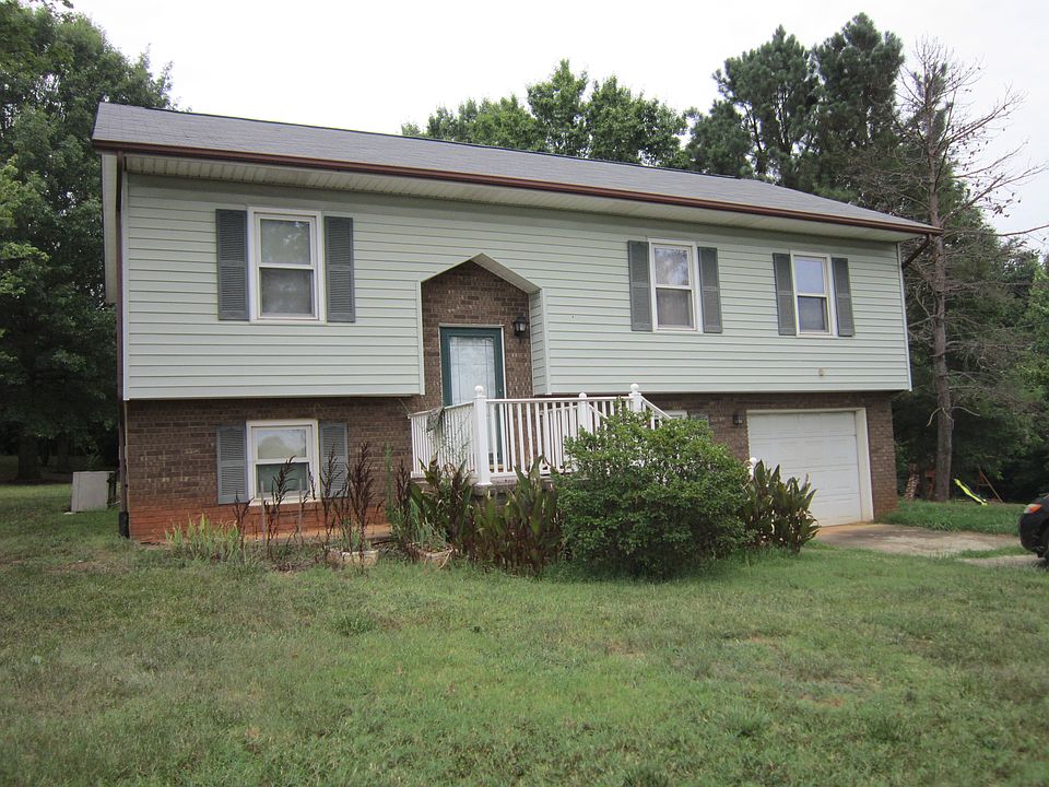 Split foyer, 3/2, unfin bsmt