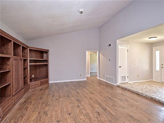 3rd image of 1805 W Mesa Park Dr