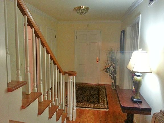 5th image of 5 Willowbrook Dr