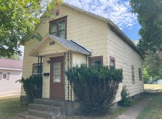606 6th St, Ludington, MI 49431
