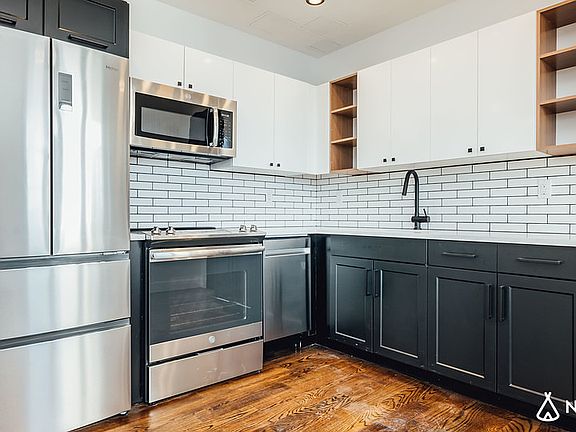 4th image of 31-19 37th St #2F