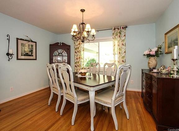 4th image of 233 Oakland Cir
