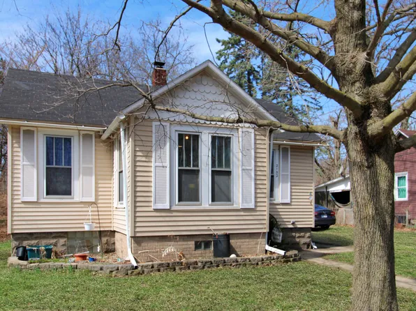 2152 Crisman Rd, Portage, IN 46368