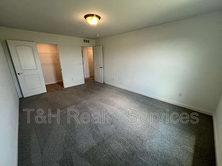 7073 Fowler Dr — Photo 13