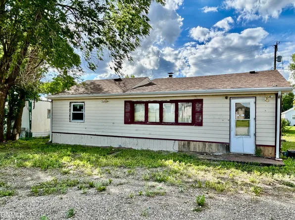 206 Stewart Ave, Underwood, ND 58576