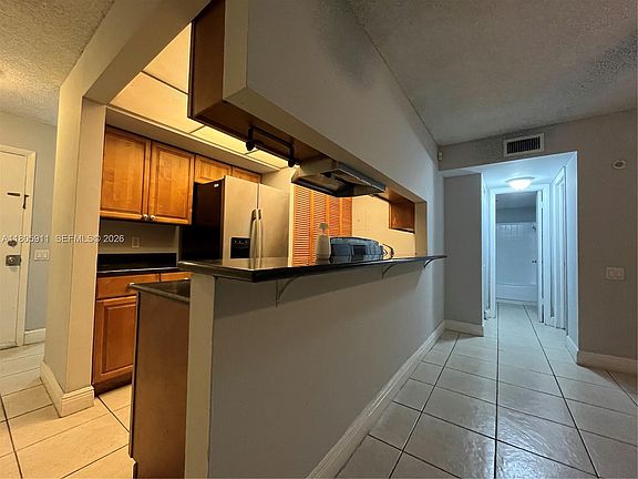 4th image of 4469 Treehouse Ln #B