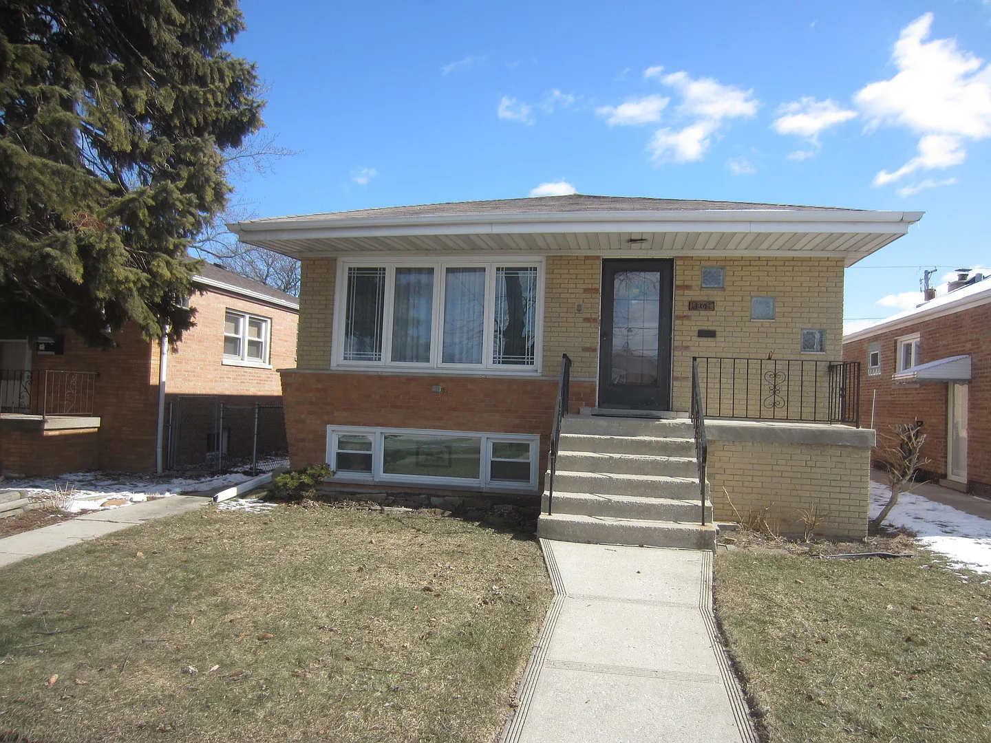 5805 S Mayfield Ave photo 1