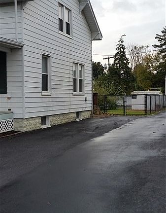 2nd image of 11109 Lincoln Ave