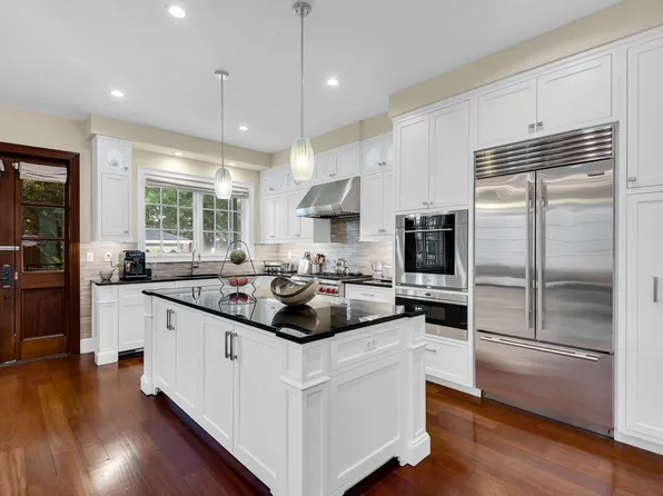 209-25 28th Avenue image 7 of 15