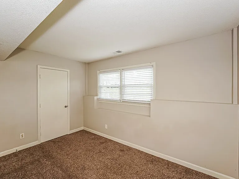8504 Beechbrooke Rd — Photo 11