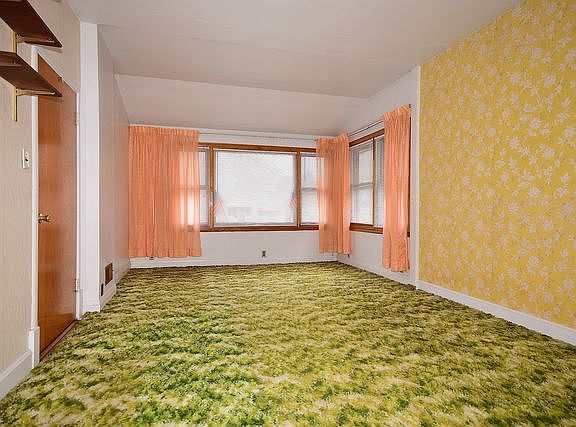 3rd image of 825 Circle Ave