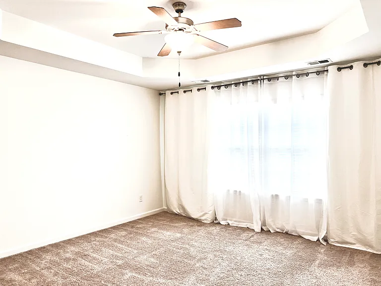 448 Riverdale Rd — Photo 10