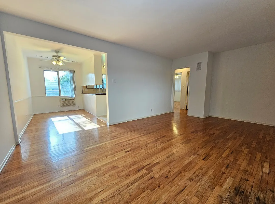 2 bed, 950 sqft, $2,150 — Photo 4