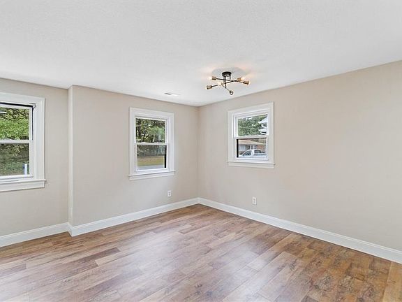 4th image of 2210 Vermont Ave