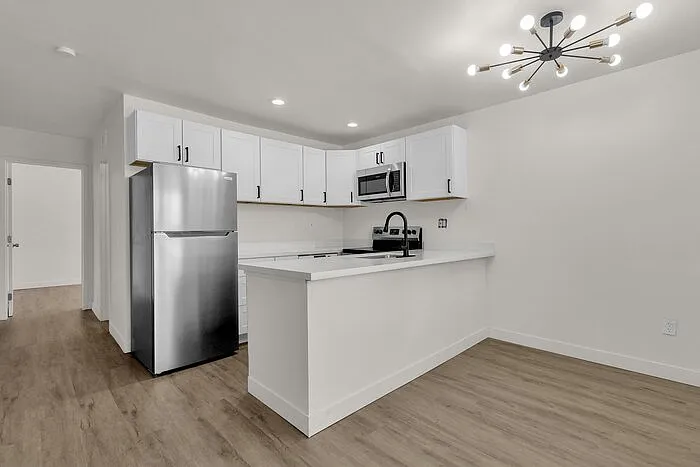 325 N 17th Dr #B — Photo 1