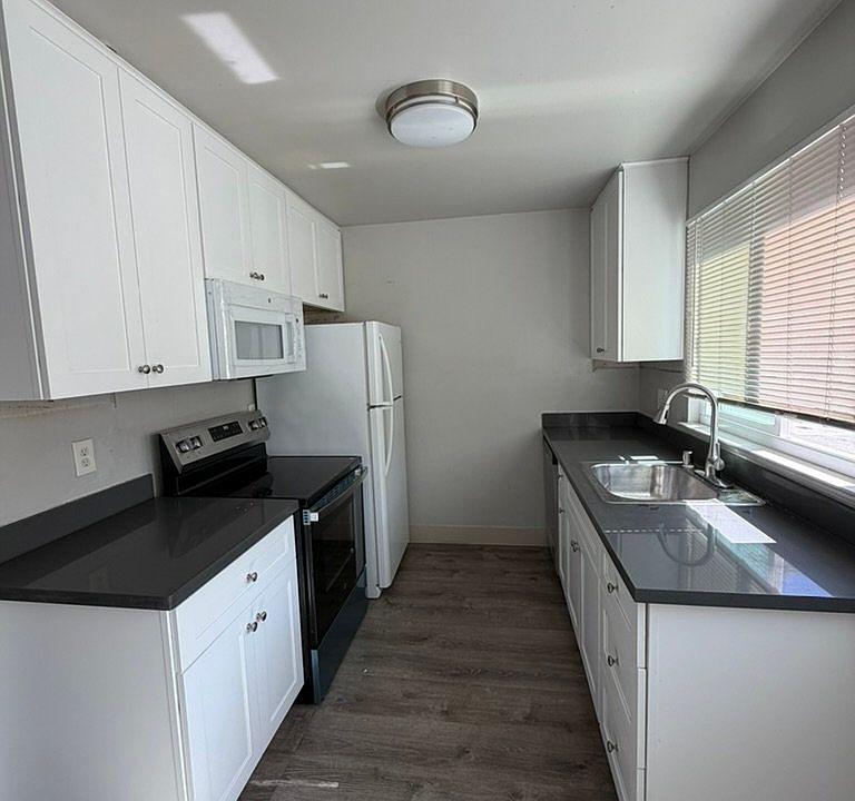 1st image of 320 Franciscan Ct APT 10