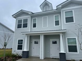 358 Date Palm Ln, Freeport, FL 32439