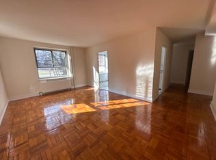 (Undisclosed Address), Fresh Meadows, NY 11365