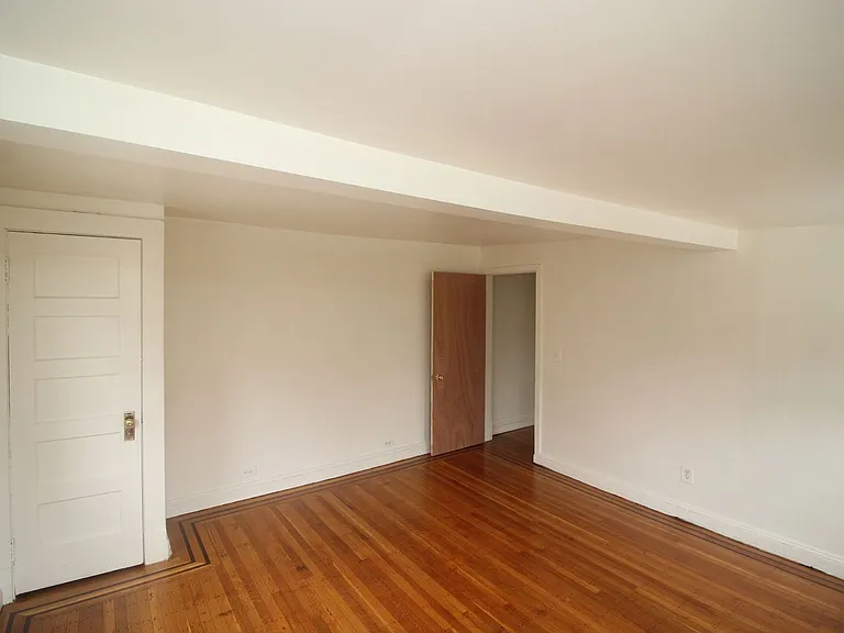 912 Saint Paul St. — Photo 8