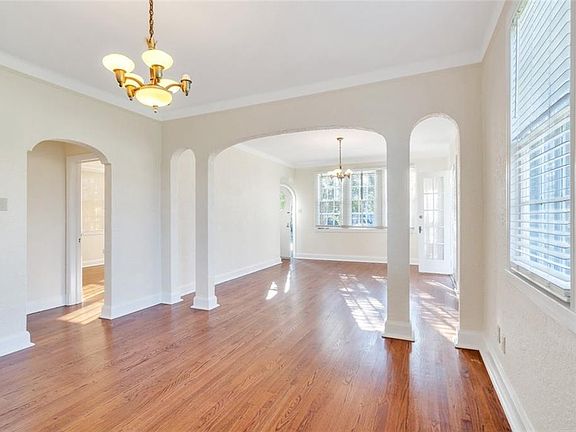4th image of 121 Beverly Dr