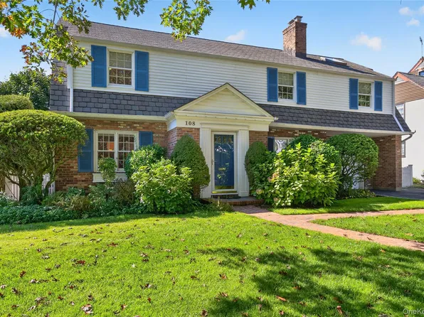 108 Kingsbury Road, Garden City, NY 11530