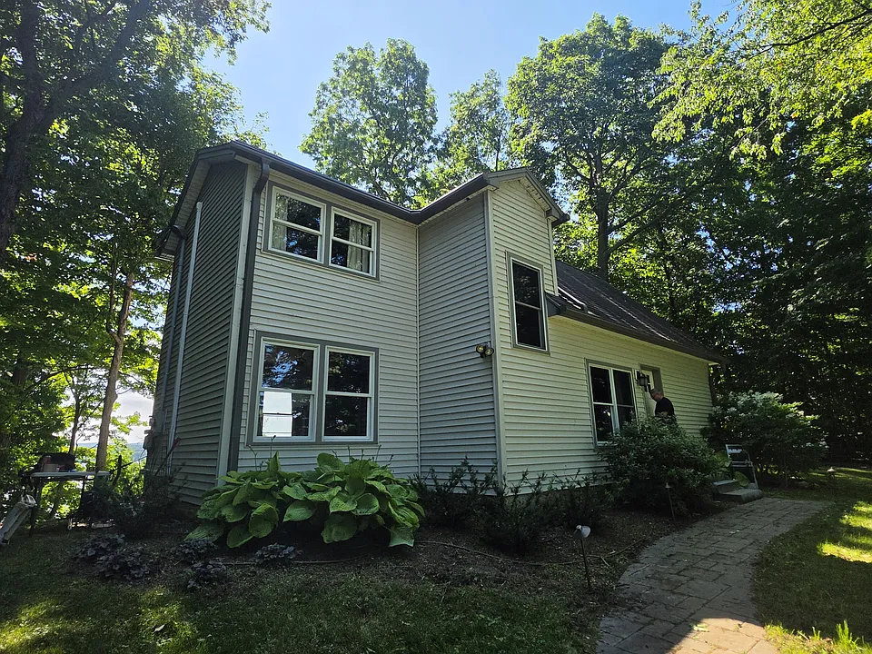 2487 Hathaway Point Rd