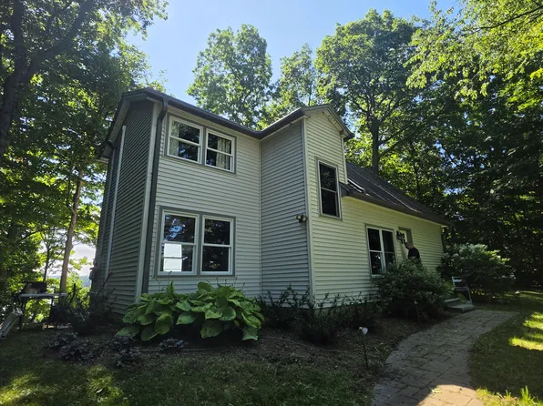2487 Hathaway Point Rd, Saint Albans, VT 05478