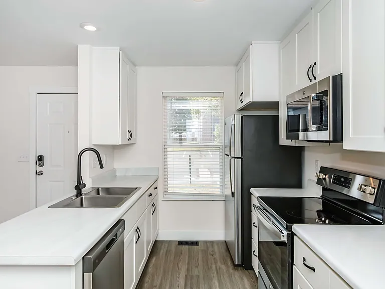 Cambridge Park Apartments 1 bed 1 bath kitchen