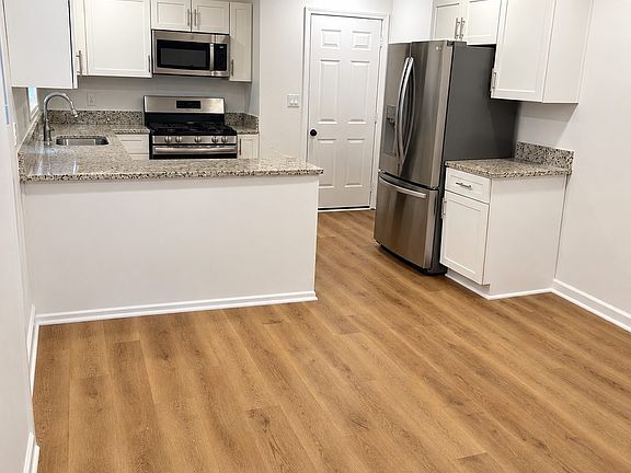 5th image of 2791 Knollview Dr