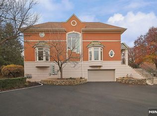 112 Winding Creek Way, Old Tappan, NJ 07675