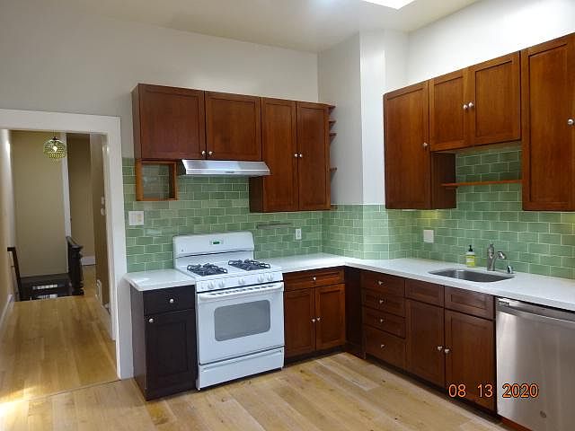 1st image of 219 Laussat St
