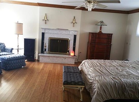 5th image of 300 Brookwood Dr