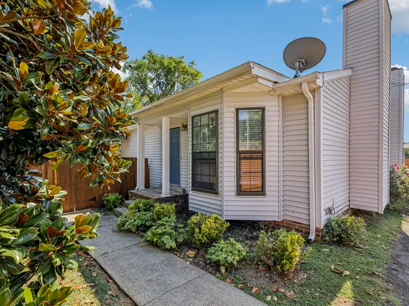 1002 Patio Dr, Nashville, TN 37214