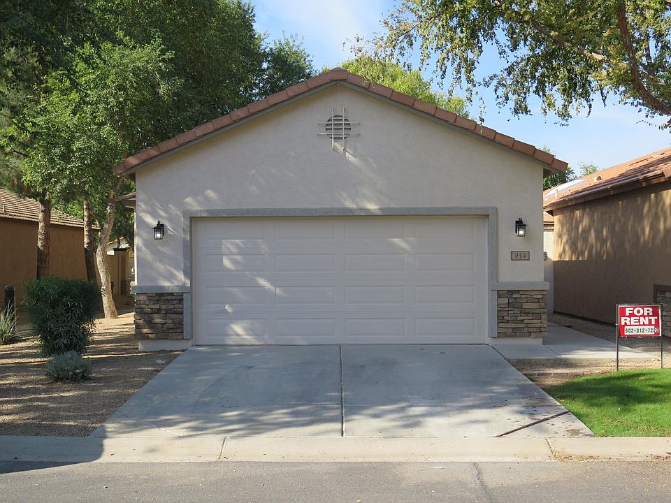 Front of home. Double car garage. Fresh exterior paint.