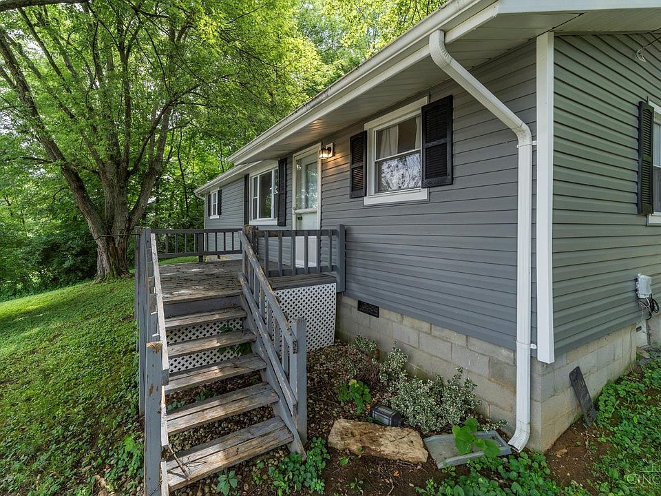 1st image of 105 Springlake Ave