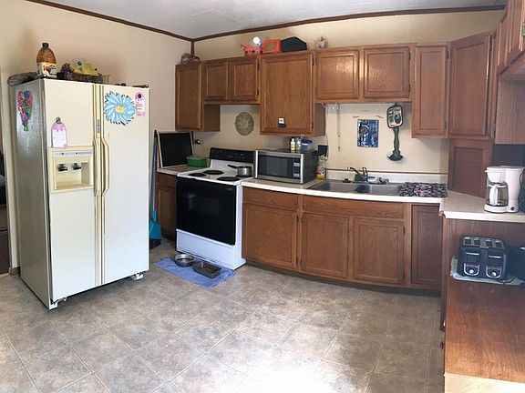 5th image of 935 Gary Dr