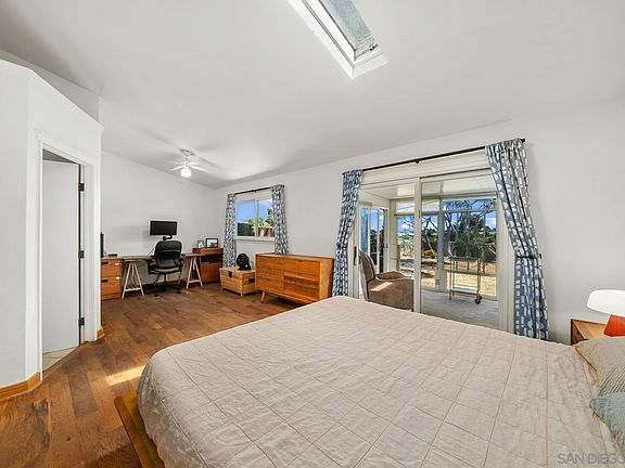 5th image of 4111 Mount Herbert Ave