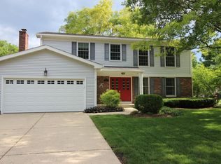 1049 Colony Dr, Crystal Lake, IL 60014