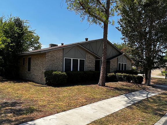 2nd image of 124 Anita Ave