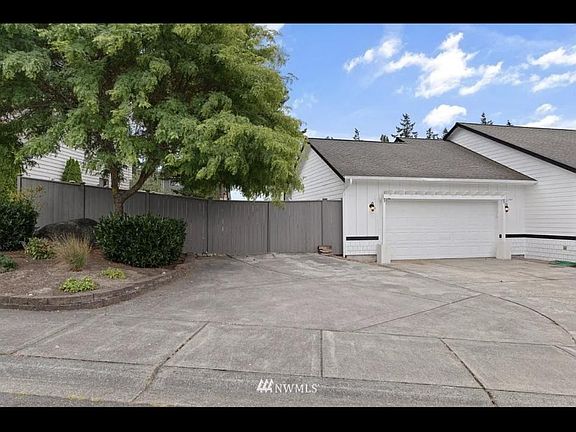 4th image of 1811 SW Robertson Dr
