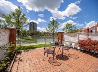 317 E Crescent Ln, Detroit, MI 48207