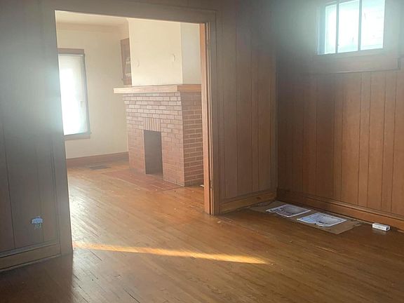 3rd image of 725 Seymour Ave