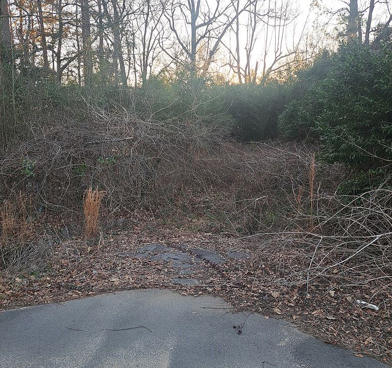 2nd image of 980 Babette Rd
