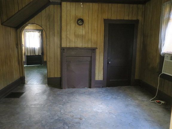 5th image of 933 Brookdale St